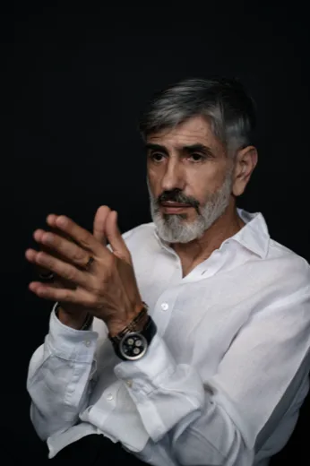 Virgil Tornoreanu — portret de studio, cămașă albă